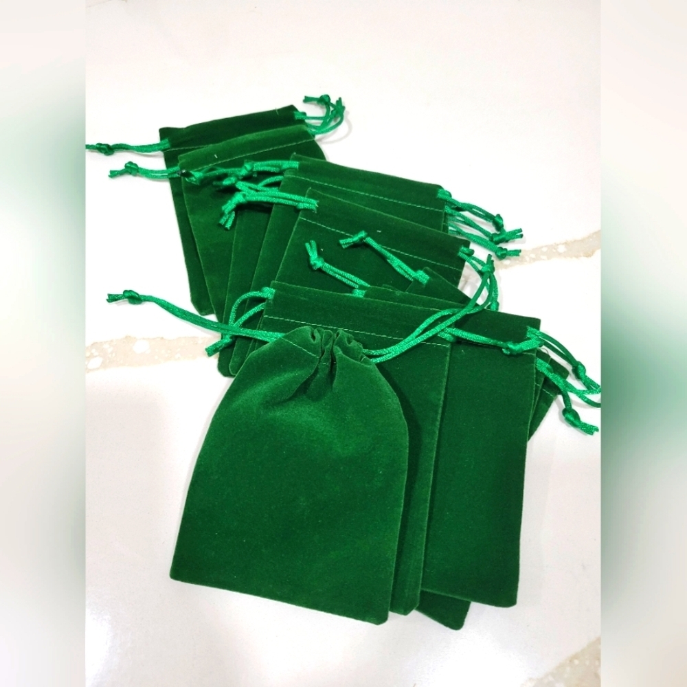 12 Green Velvety Bags